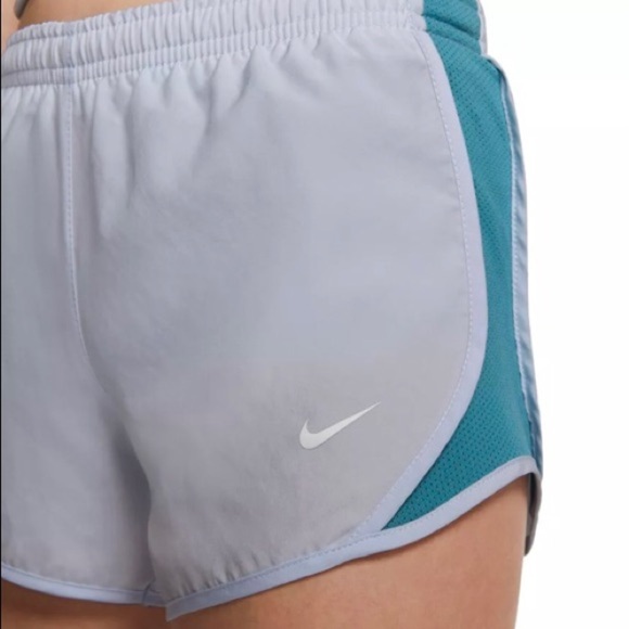 Nike Girls Tempo Running Shorts NWT - Picture 2 of 10